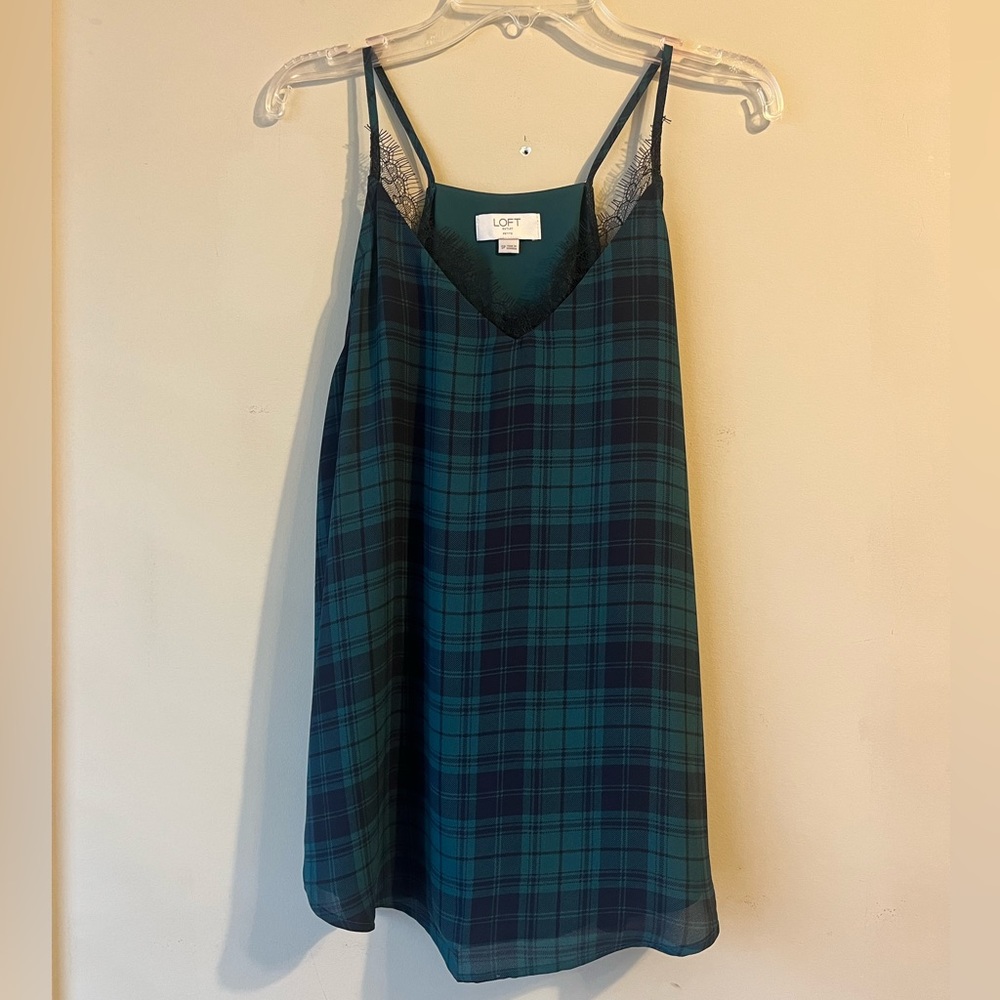 NWOT Loft Outlet Lace Trim Tank